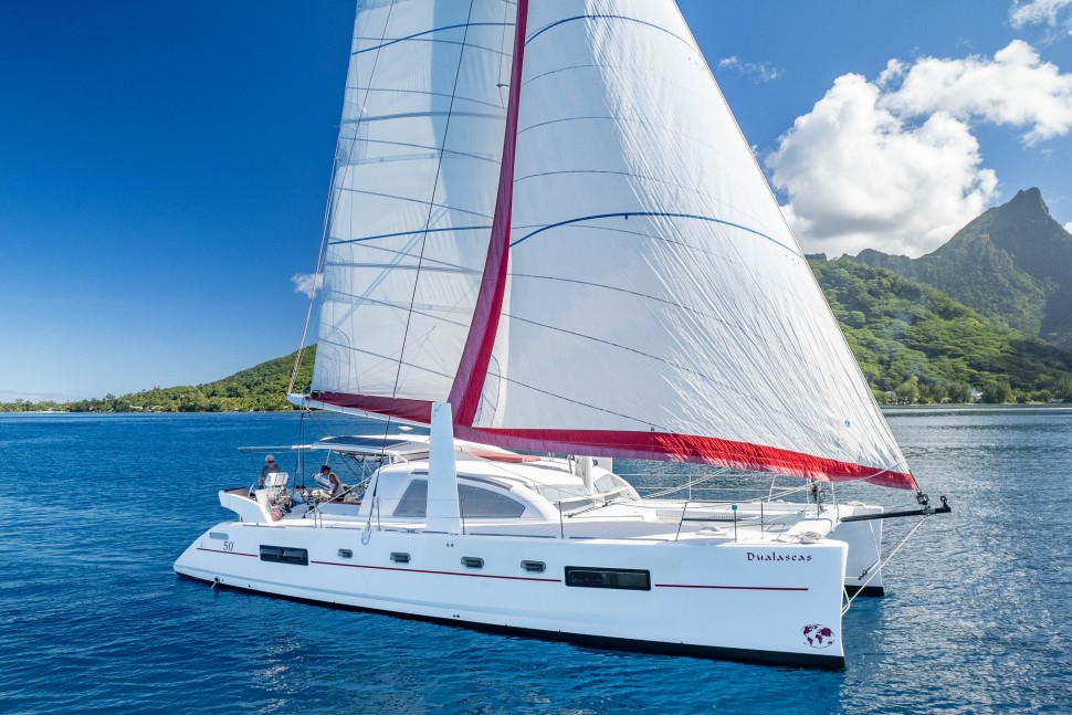 CATANA 50 OWNER 1 exterior