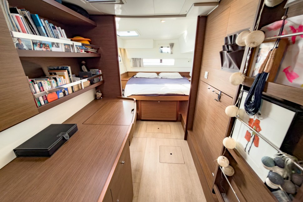 LAGOON 42 OWNER 3 CABINS 35