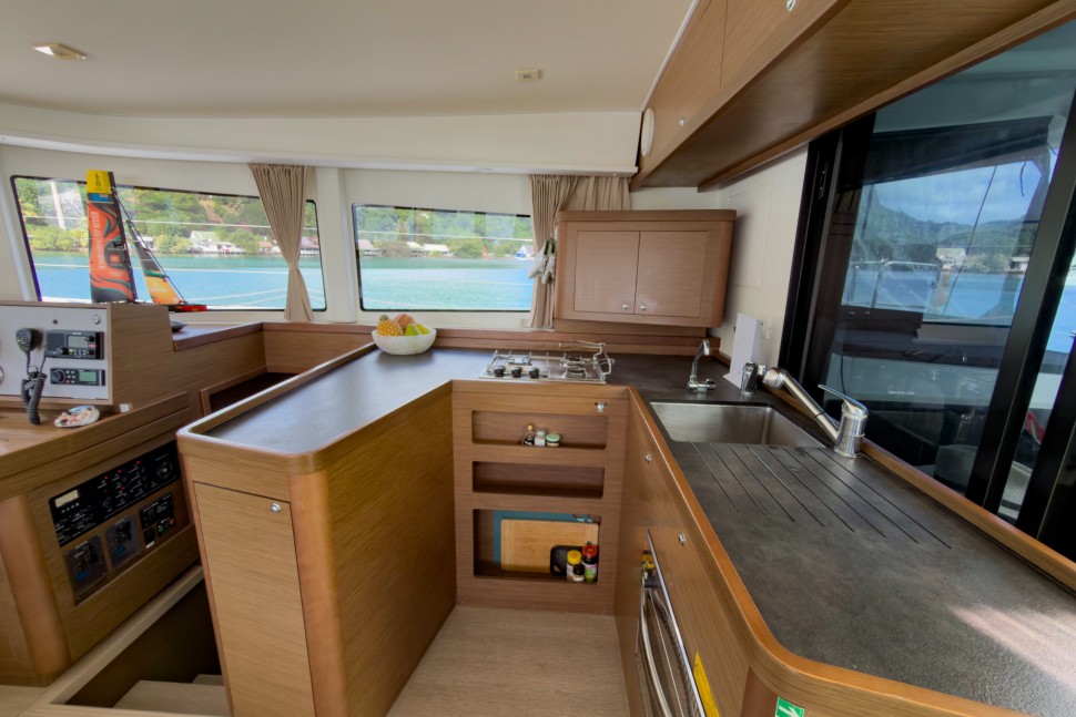 LAGOON 42 OWNER 3CABINS 13