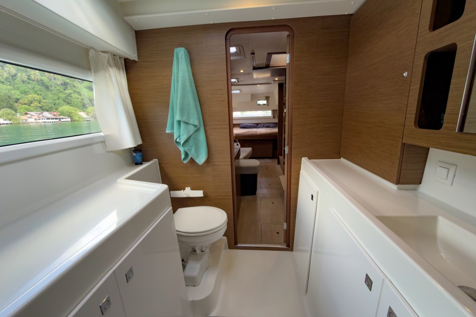 LAGOON 42 OWNER 3CABINS 19