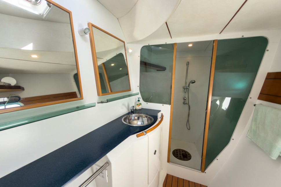 LAGOON 470 OWNER 21