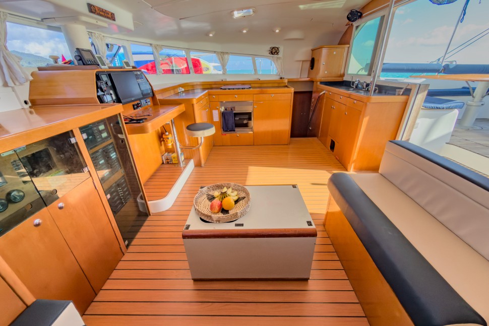 LAGOON 470 OWNER 28