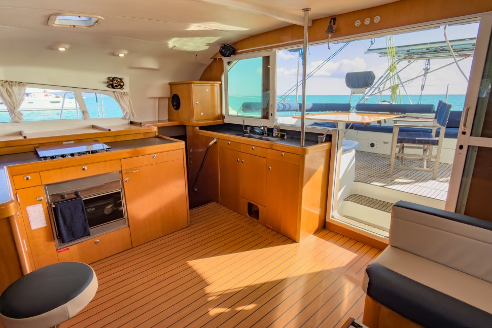 LAGOON 470 OWNER 31