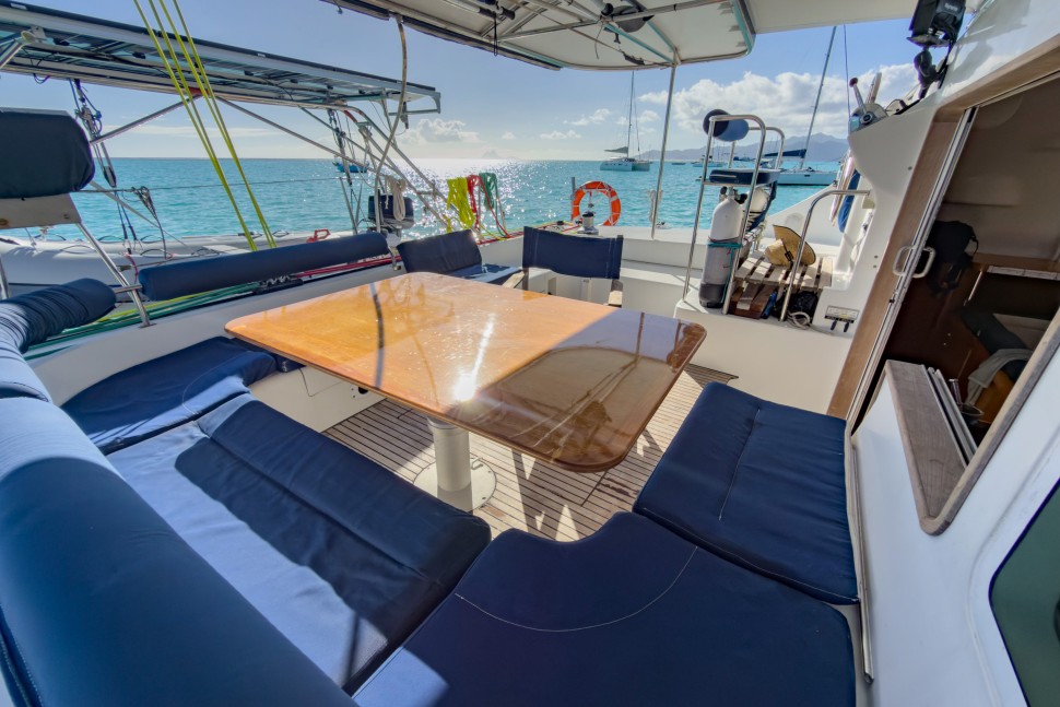 LAGOON 470 OWNER 7