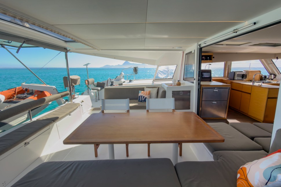 NAUTITECH 46 OPEN OWNER 14