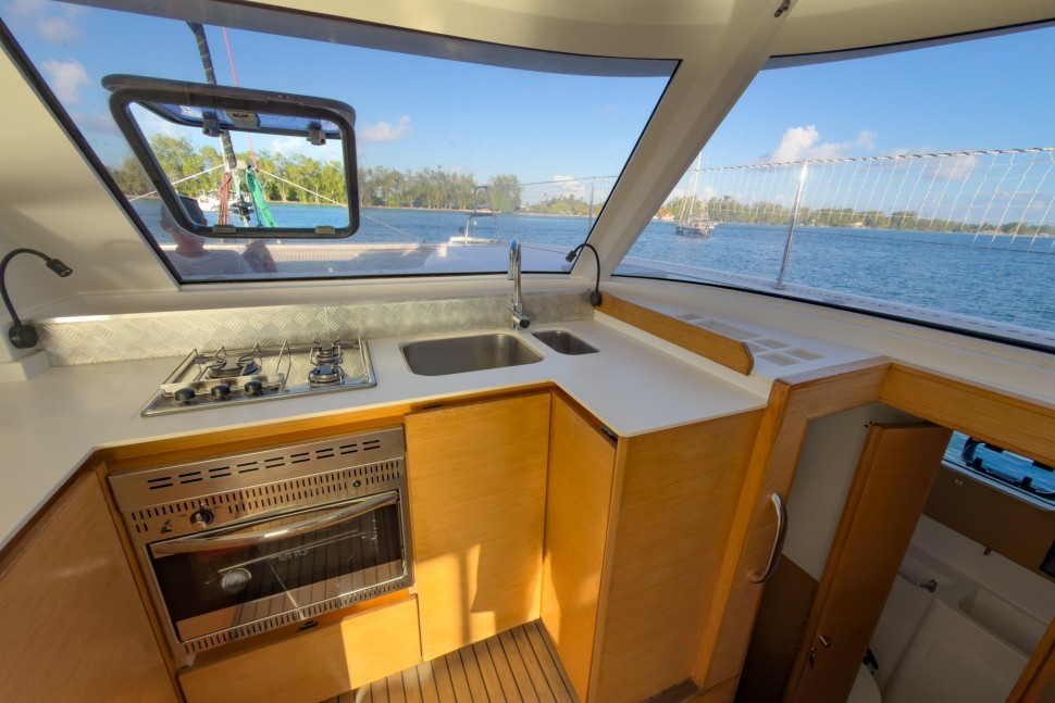 NAUTITECH OPEN 40 OWNER 4 CABINS 25
