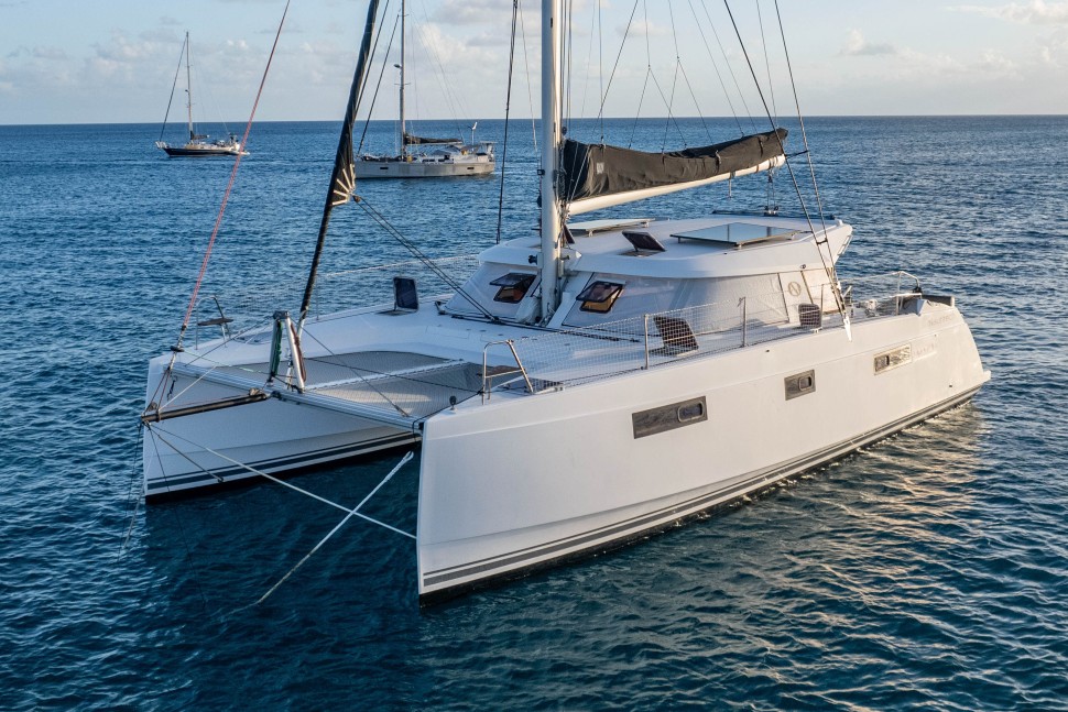 NAUTITECH OPEN 40 OWNER 4 CABINS 29