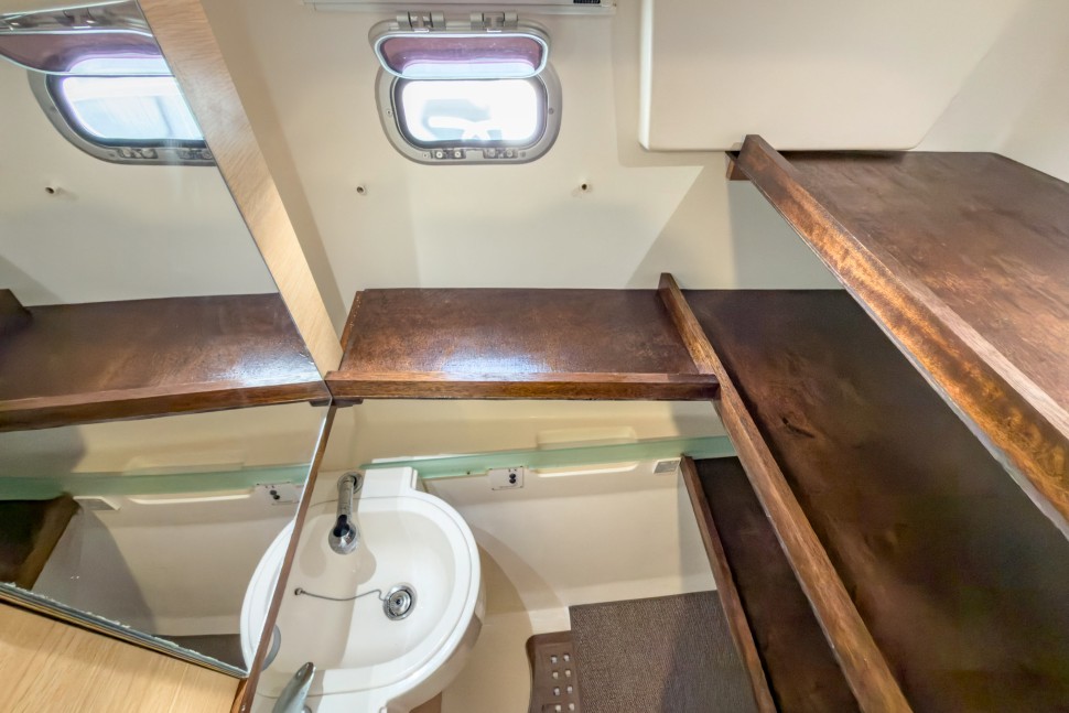 catana 50 19 ensuite bathroom sink